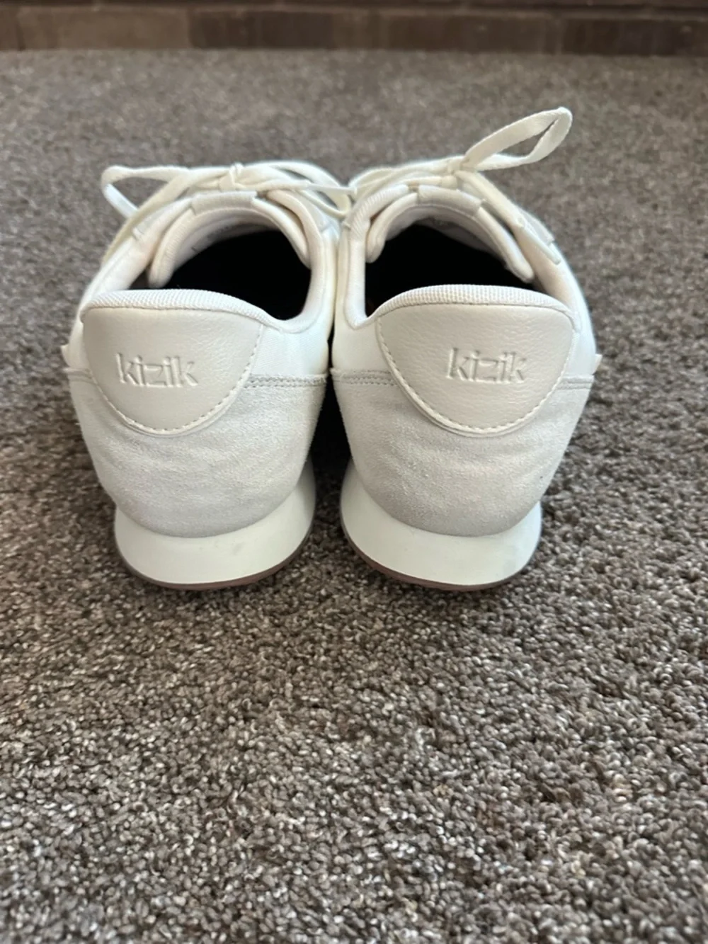 Kizik Monaco Hands-Free Sneakers White Suede Men’s 11 Women’s 12.5